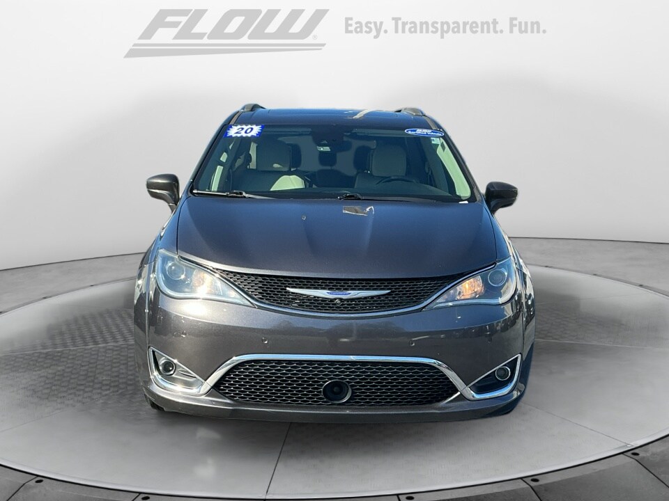 2020 Chrysler Pacifica Touring Plus photo 2