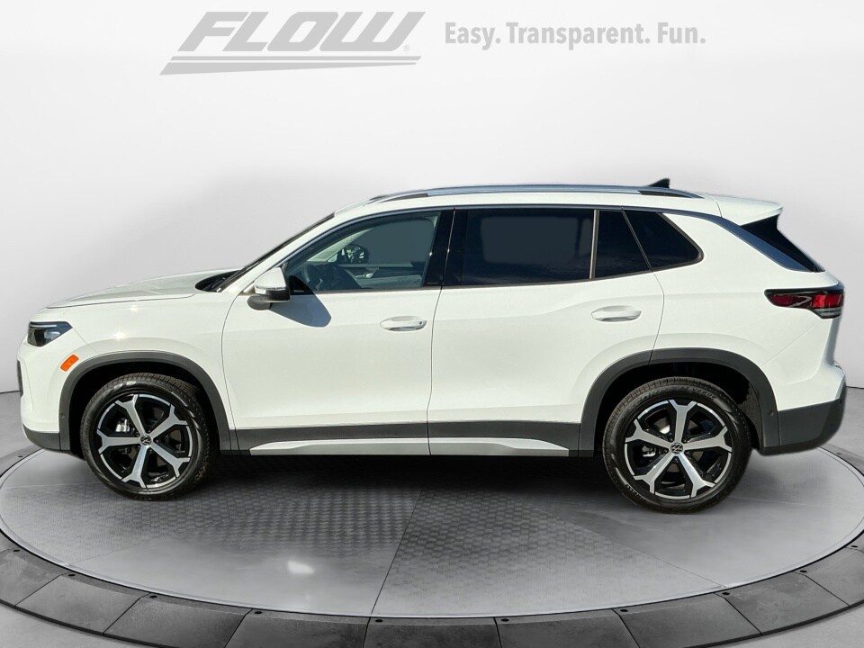 2025 Volkswagen Tiguan SE photo 4