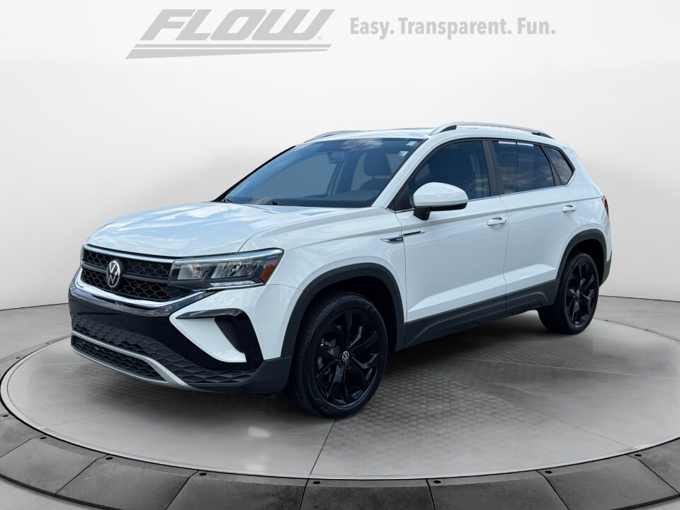 2022 Volkswagen Taos SE photo 3