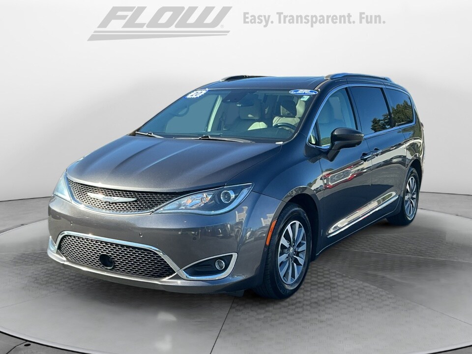 2020 Chrysler Pacifica Touring Plus photo 3