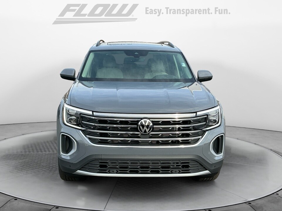 2026 Volkswagen Atlas SE Technology photo 2