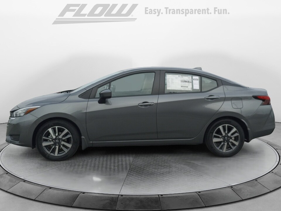 2025 Nissan Versa 1.6 SV photo 4