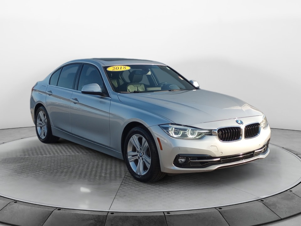 2018 BMW 3 Series 330i's photo