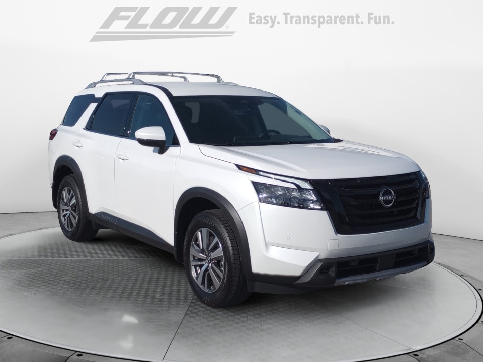 2025 Nissan Pathfinder SL's photo