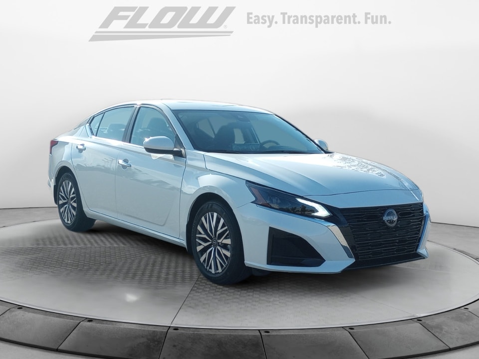 2025 Nissan Altima SV's photo