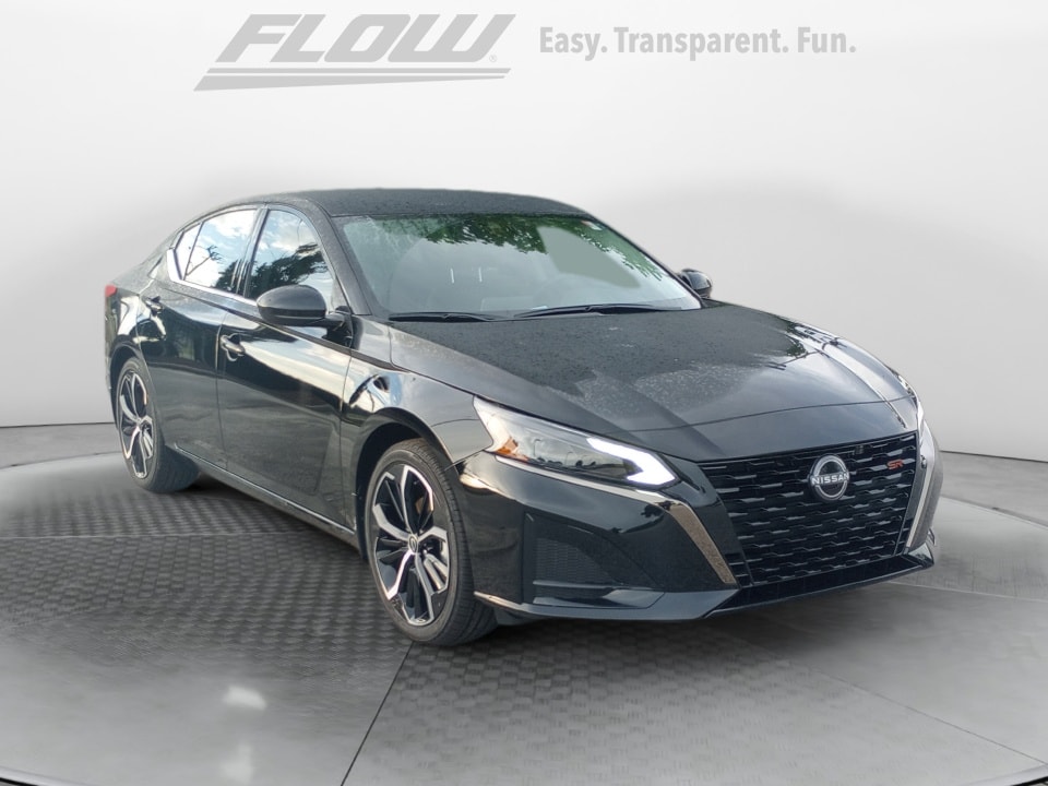 2025 Nissan Altima SR's photo