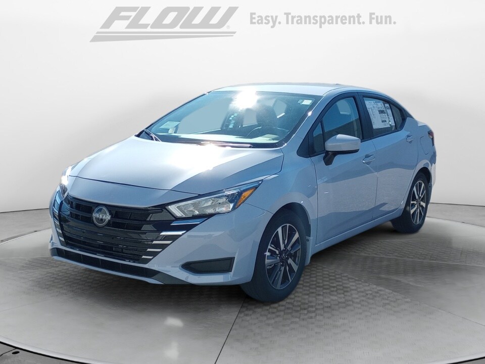 2025 Nissan Versa 1.6 SV photo 3