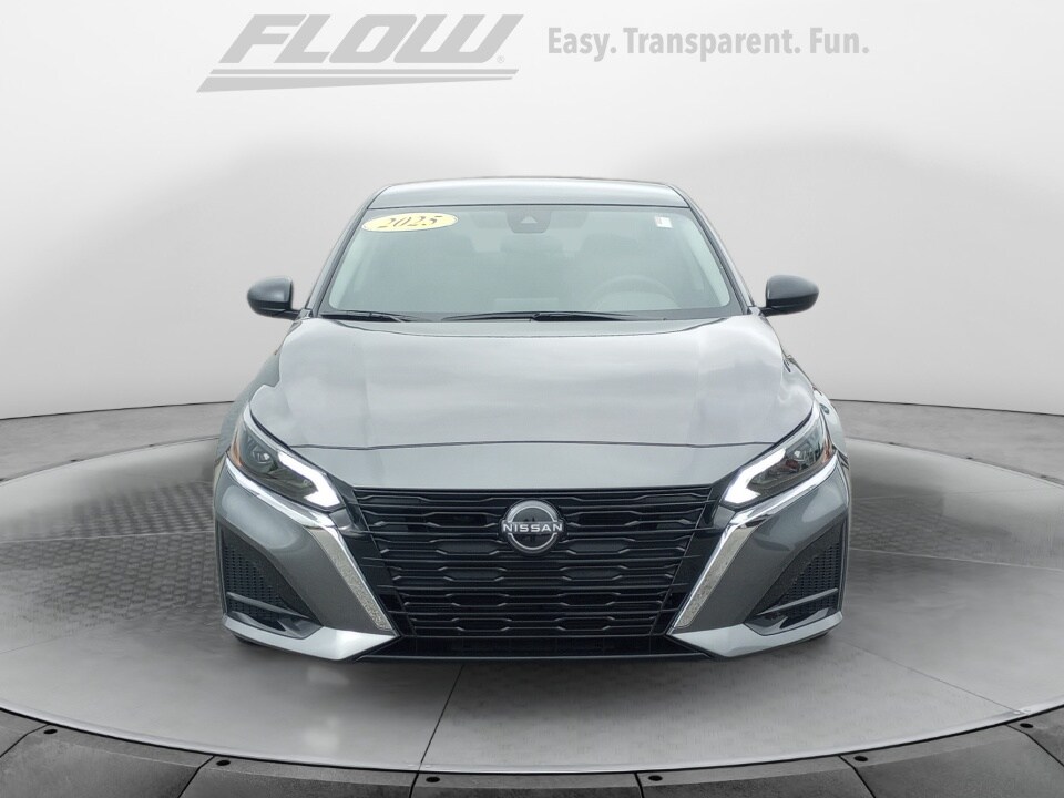 2025 Nissan Altima S photo 2