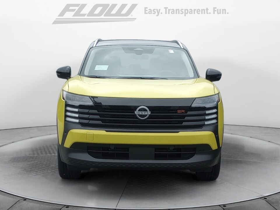 2025 Nissan Kicks SR photo 2