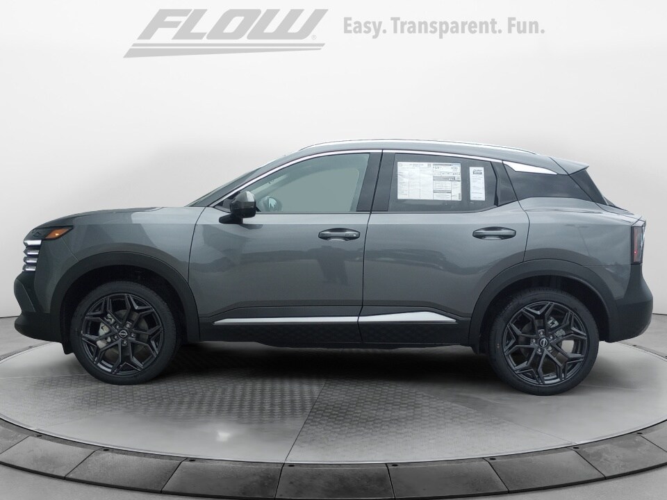 2025 Nissan Kicks SR photo 3