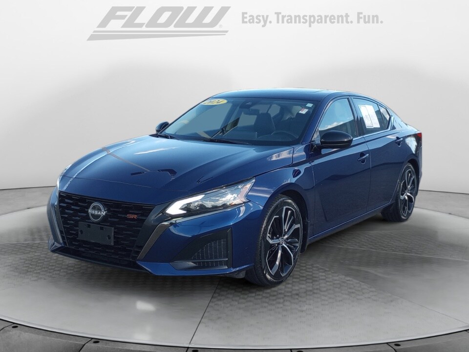 2024 Nissan Altima SR photo 3