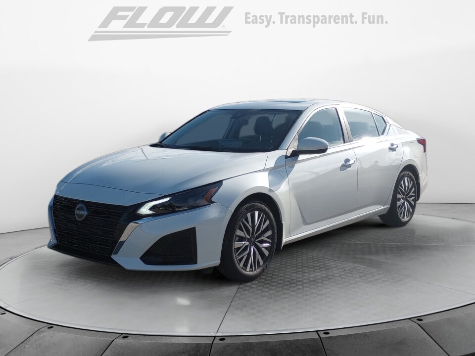 2025 Nissan Altima SV photo 3