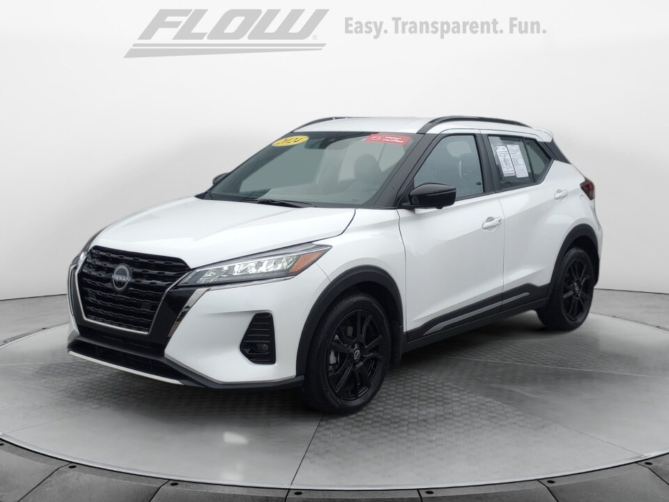 2024 Nissan Kicks SR photo 3