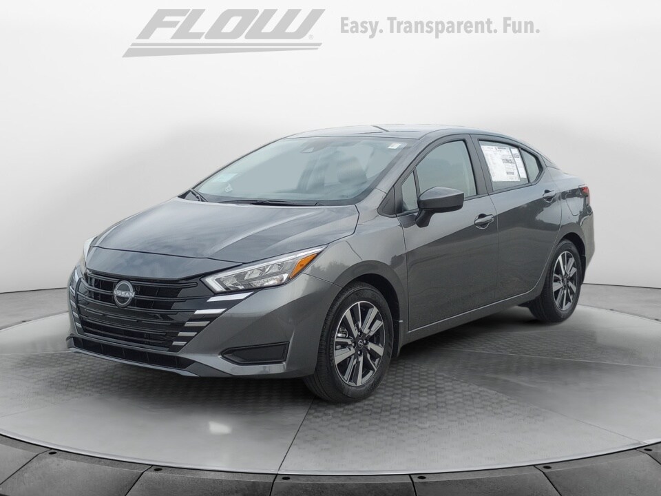 2025 Nissan Versa 1.6 SV photo 3