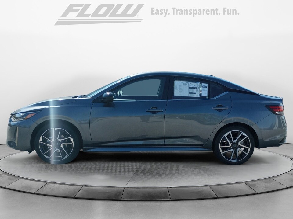 2025 Nissan Sentra SR photo 4