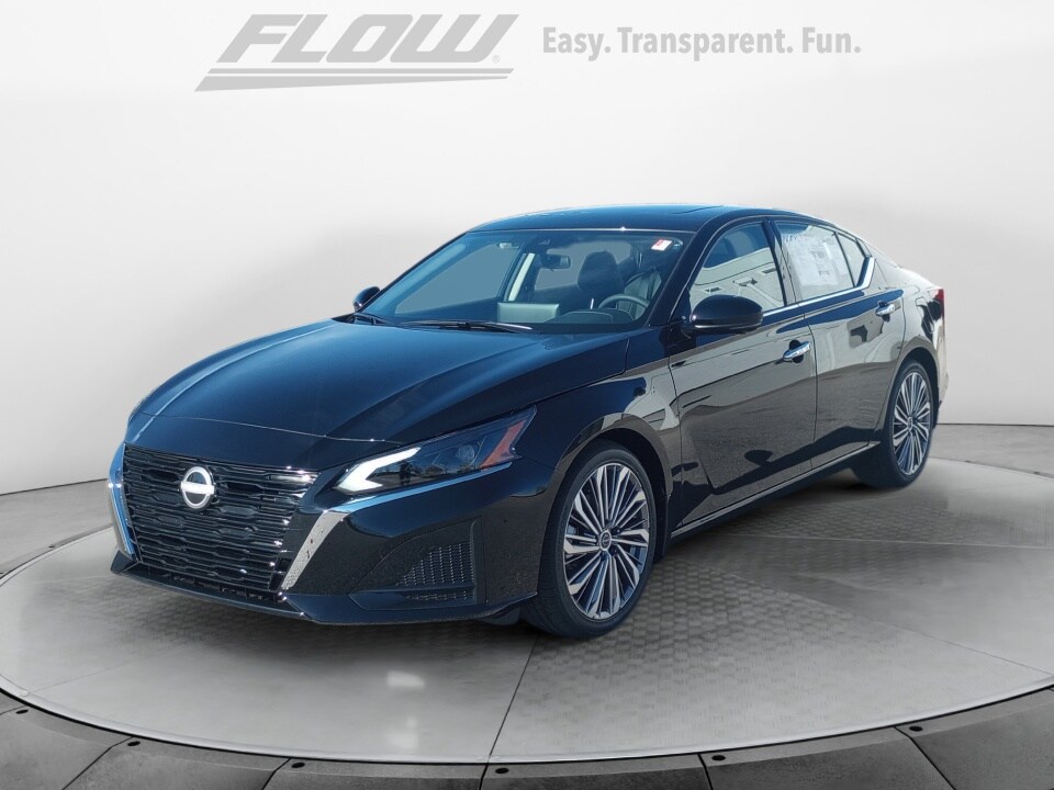 2025 Nissan Altima SL photo 3