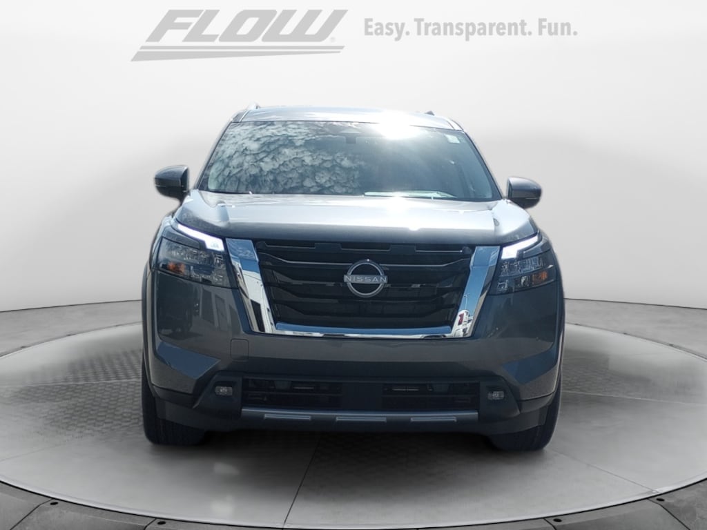 New 2025 Nissan Pathfinder SL 4WD SUV
