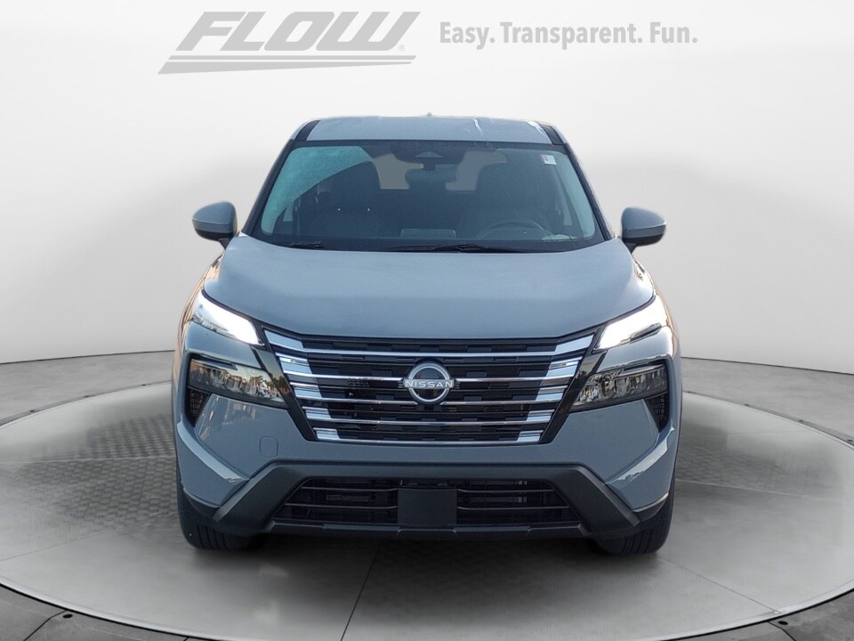 2026 Nissan Rogue SV photo 2