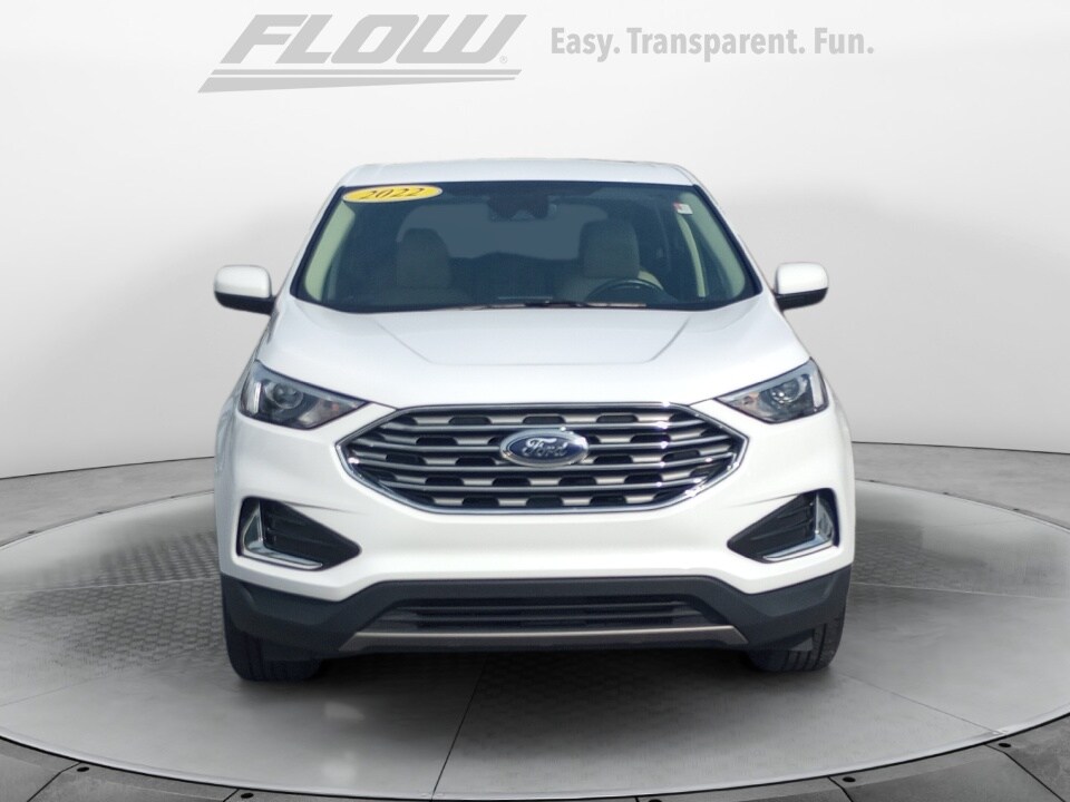 2022 Ford Edge SEL photo 2