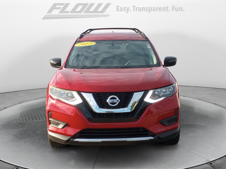 2017 Nissan Rogue SV photo 2