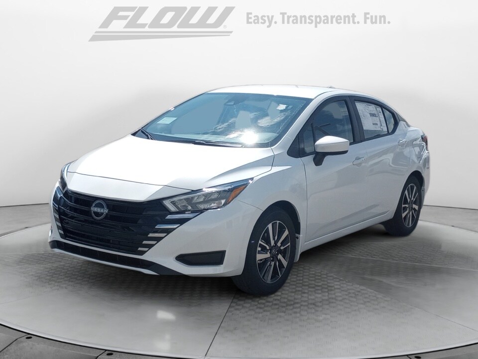 2025 Nissan Versa 1.6 SV photo 3