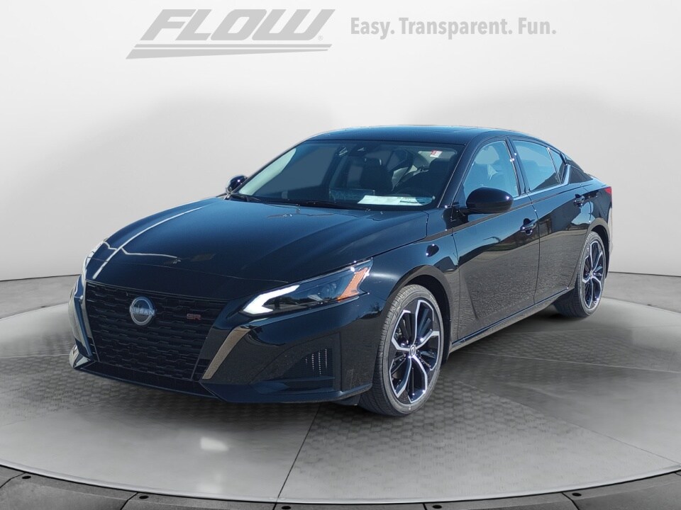 2025 Nissan Altima SR photo 3