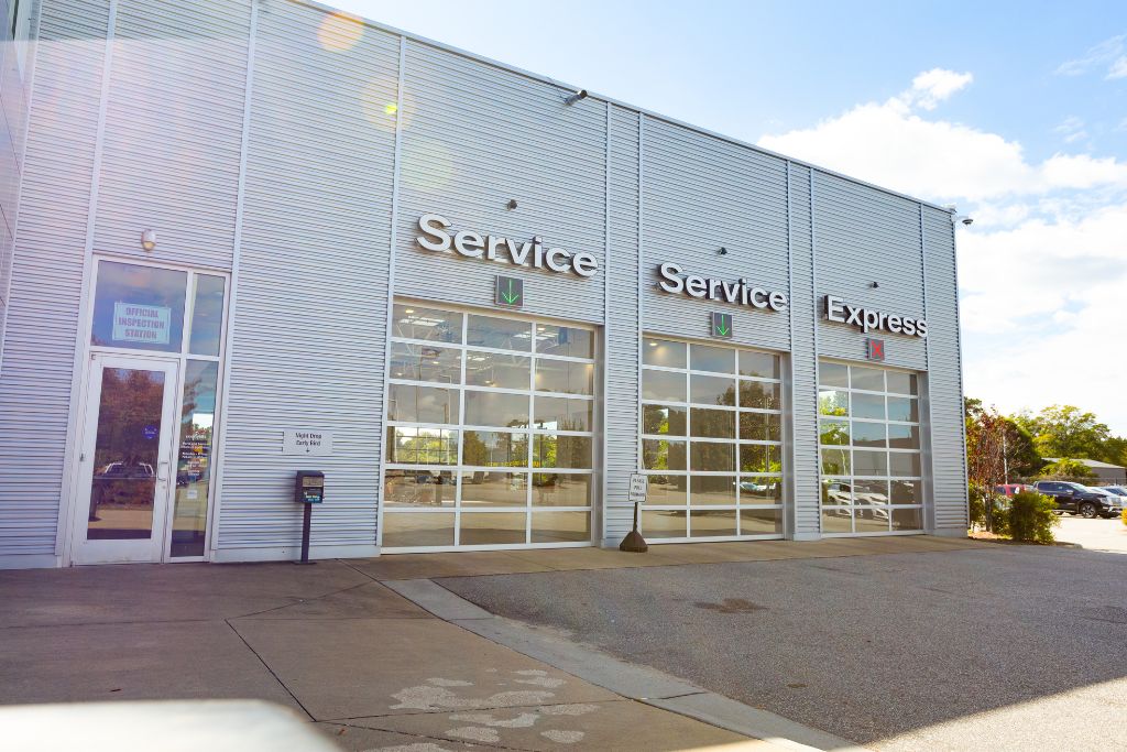 Nissan service and express service lanes near Lumberton, NC