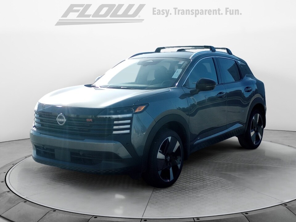 2026 Nissan Kicks SR photo 2