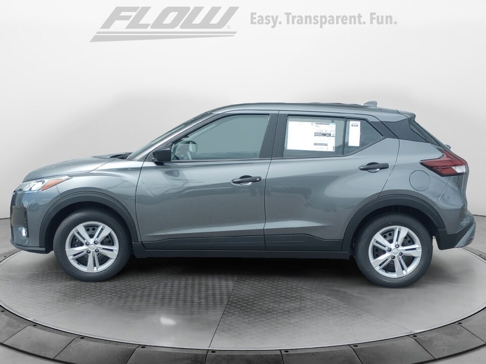 2025 Nissan Kicks Play S photo 4