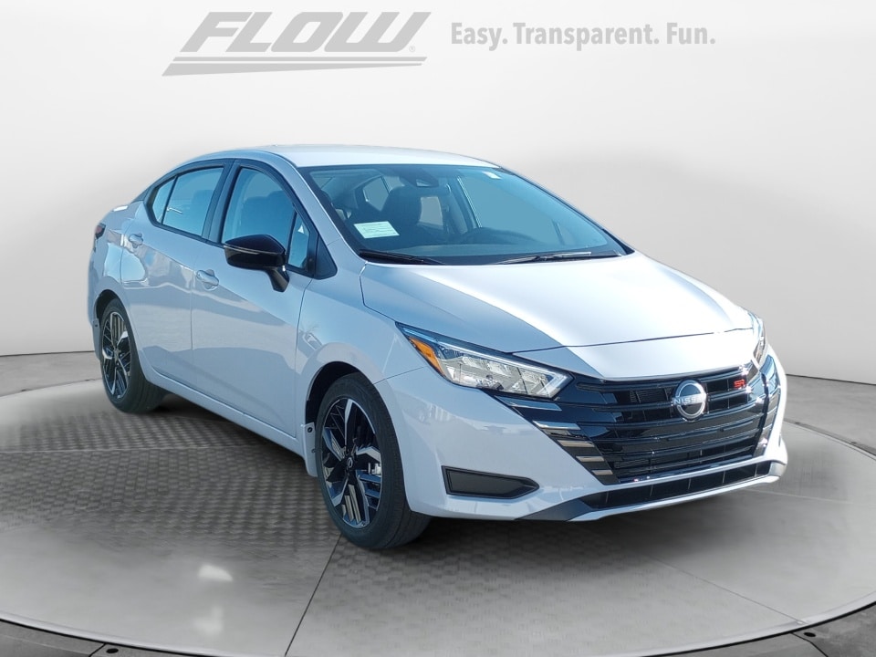 2025 Nissan Versa Sedan SR's photo