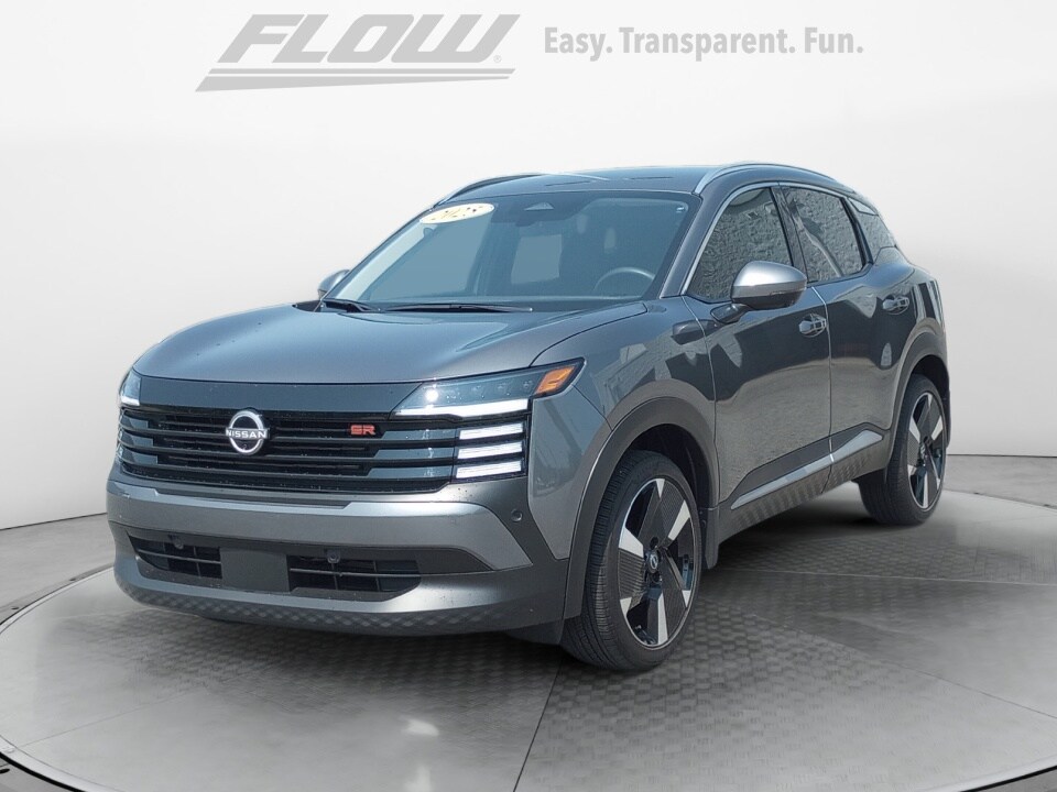 2025 Nissan Kicks SR photo 3