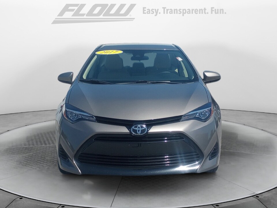 2017 Toyota Corolla LE photo 2