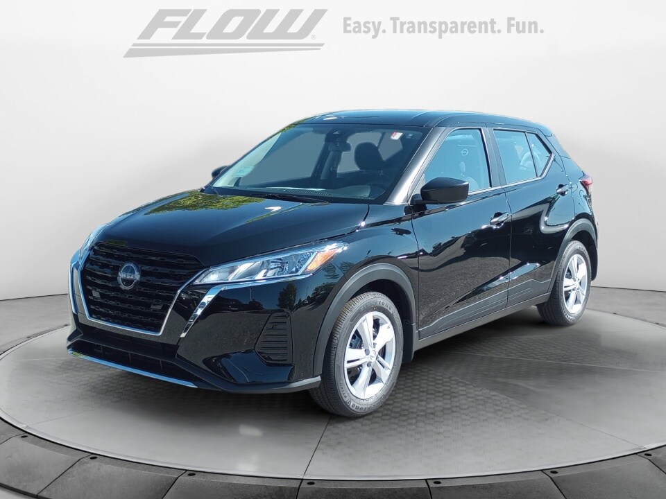 2025 Nissan Kicks Play S photo 2