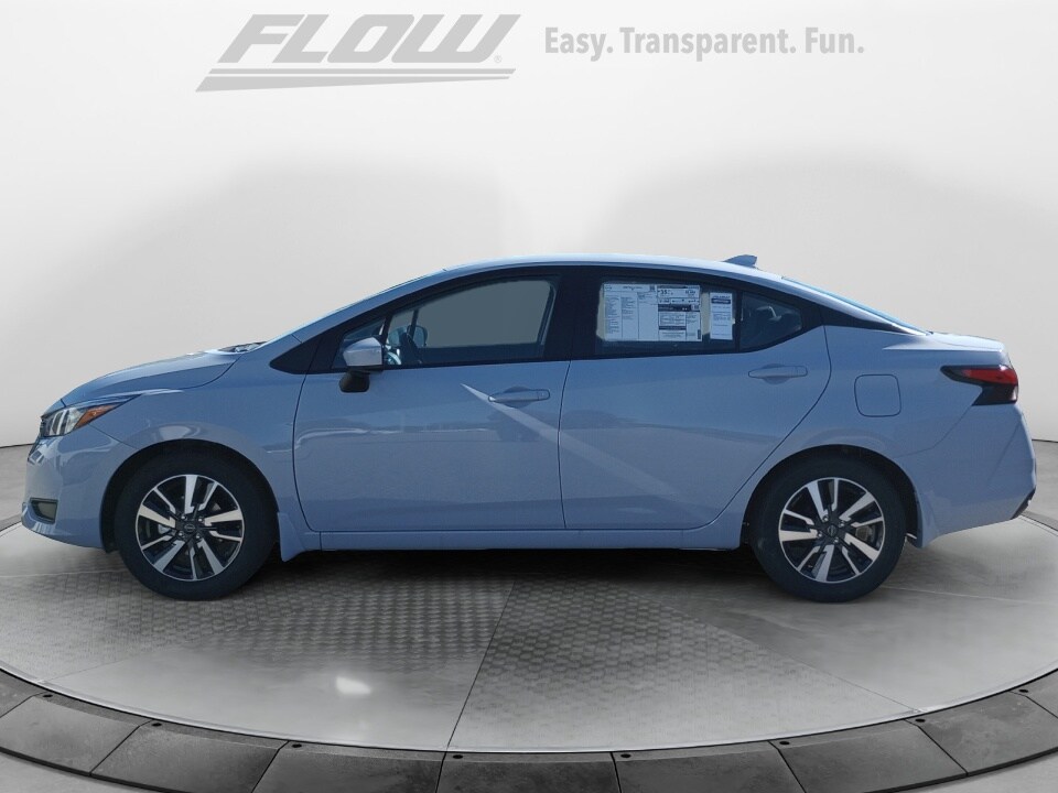2025 Nissan Versa 1.6 SV photo 4