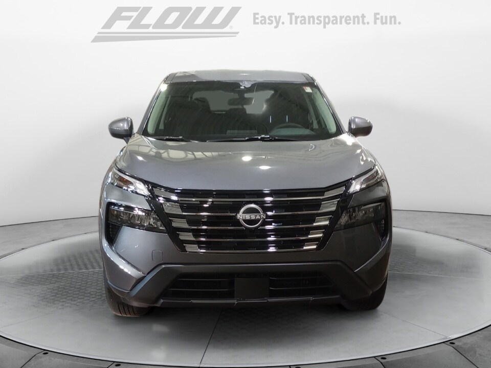 2026 Nissan Rogue SV photo 2