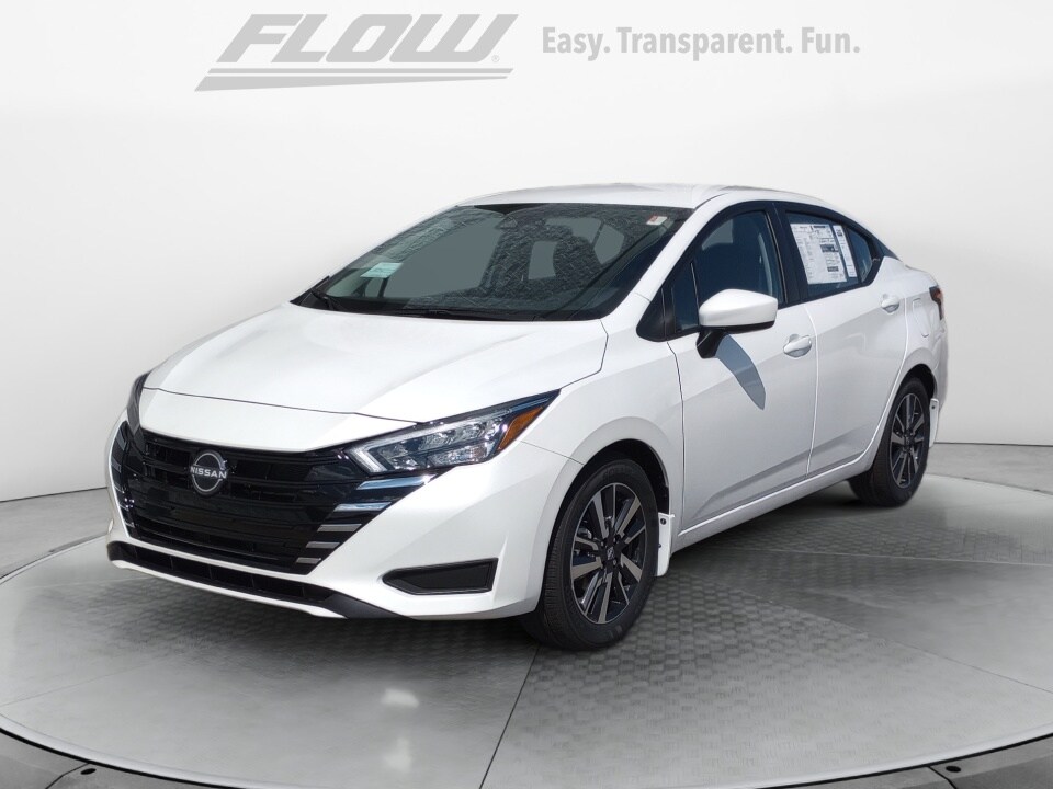 2025 Nissan Versa 1.6 SV photo 3