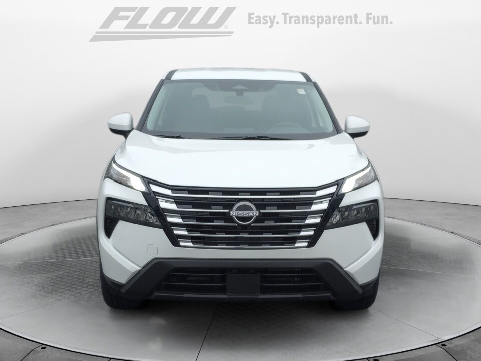 2026 Nissan Rogue SV photo 2