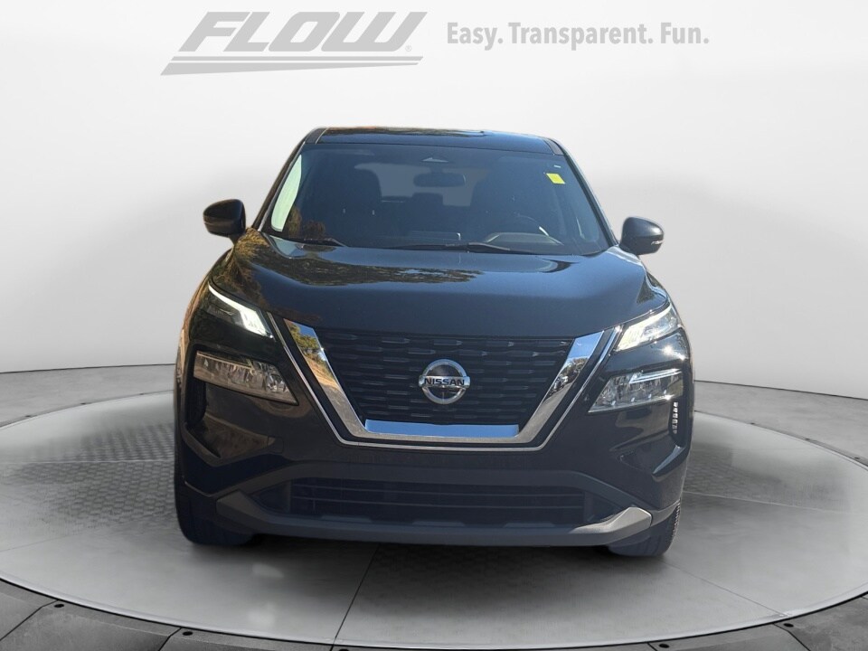2021 Nissan Rogue SV photo 2