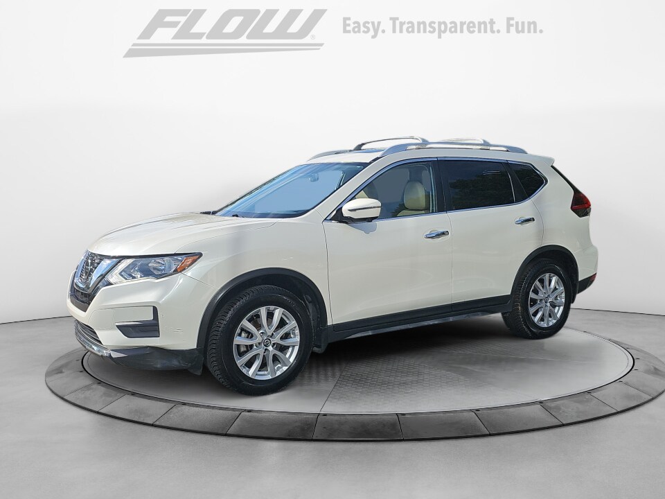2018 Nissan Rogue SV photo 3