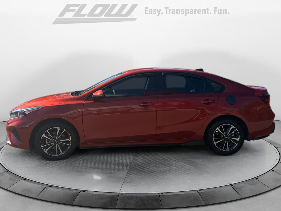 2023 Kia Forte LXS photo 4