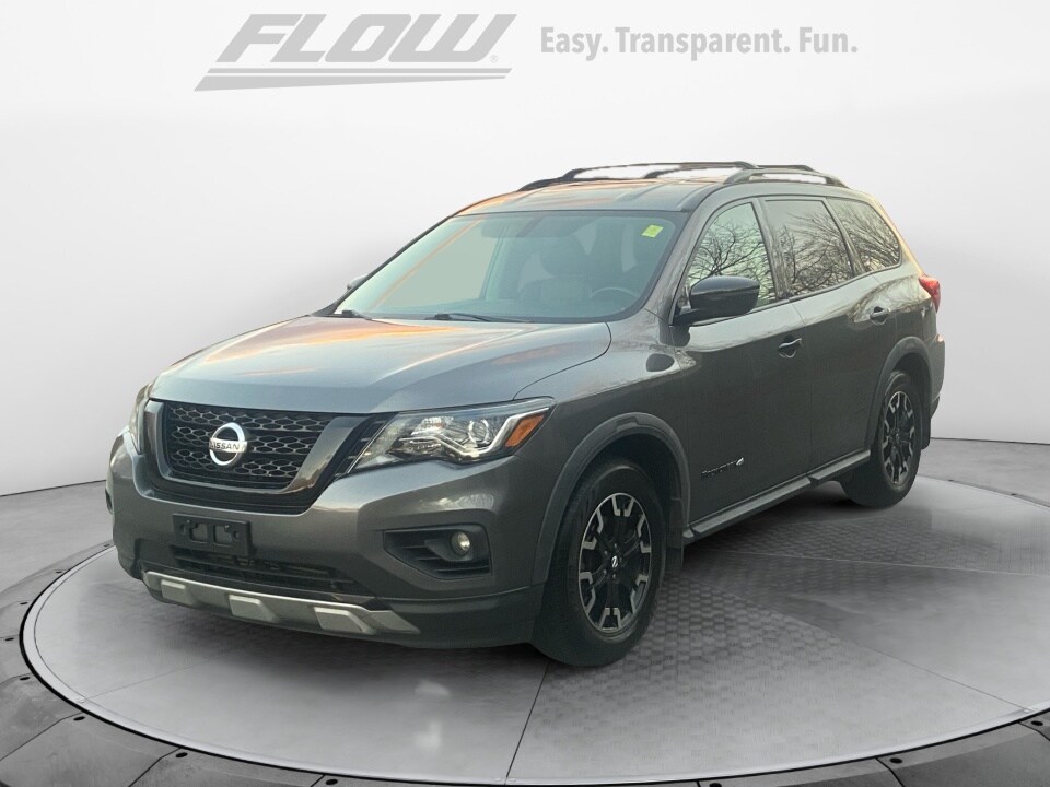 2020 Nissan Pathfinder SV photo 3