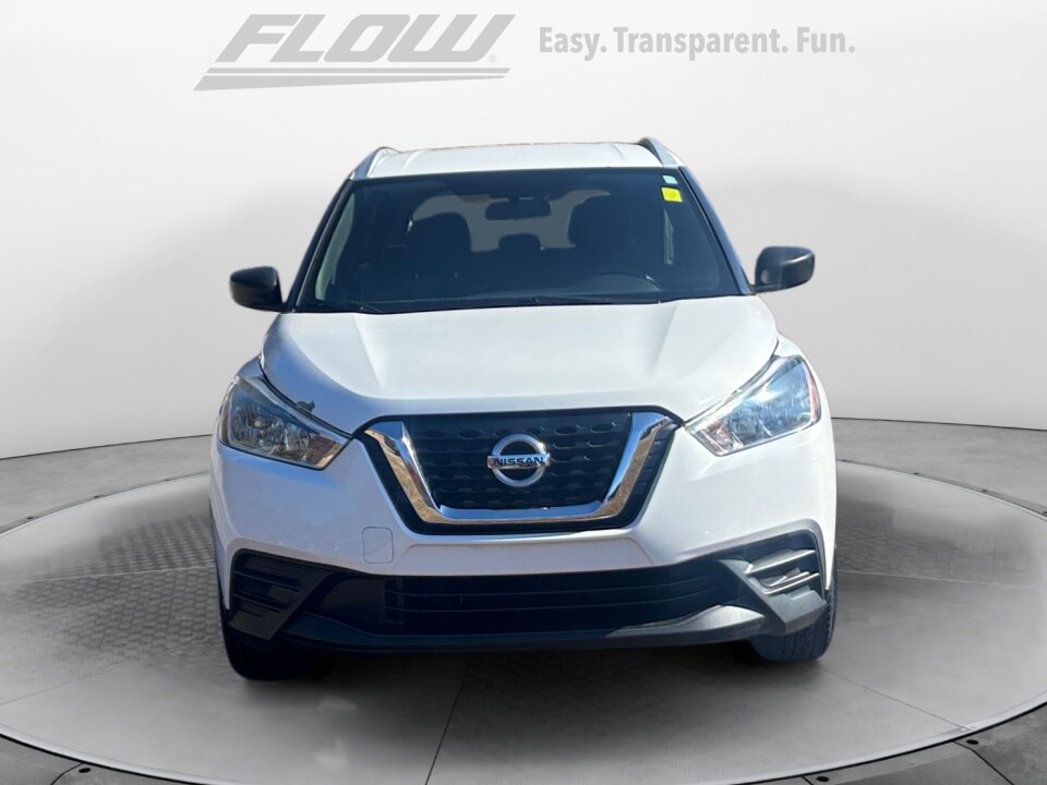 2018 Nissan Kicks S photo 2