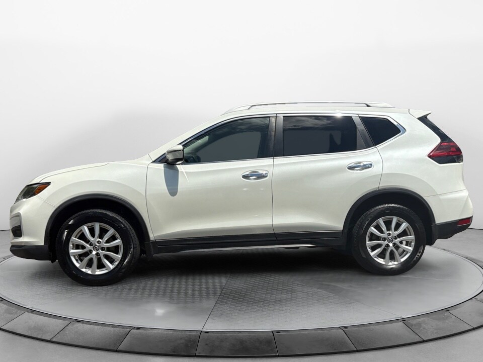 2018 Nissan Rogue SV photo 4