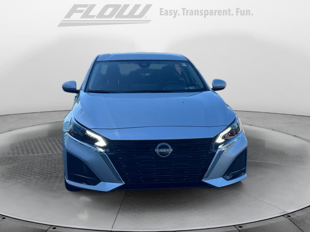 New 2025 Nissan Altima SV FWD Sedan