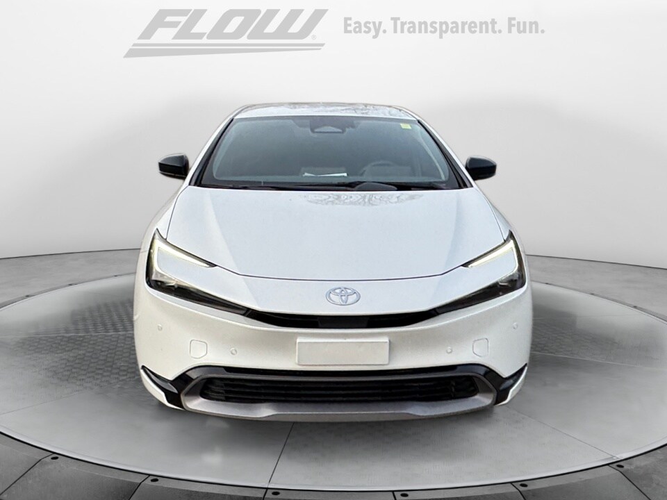 2023 Toyota Prius XLE photo 2