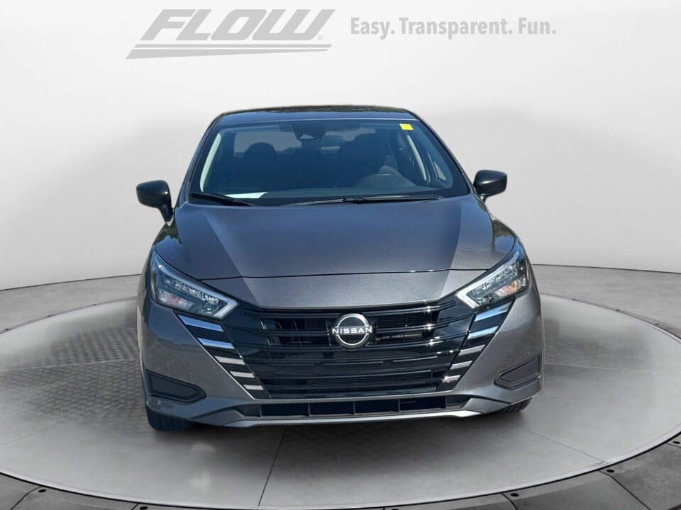 2025 Nissan Versa 1.6 S photo 2
