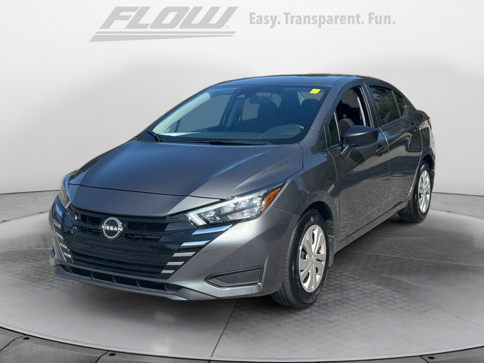 2025 Nissan Versa 1.6 S photo 3