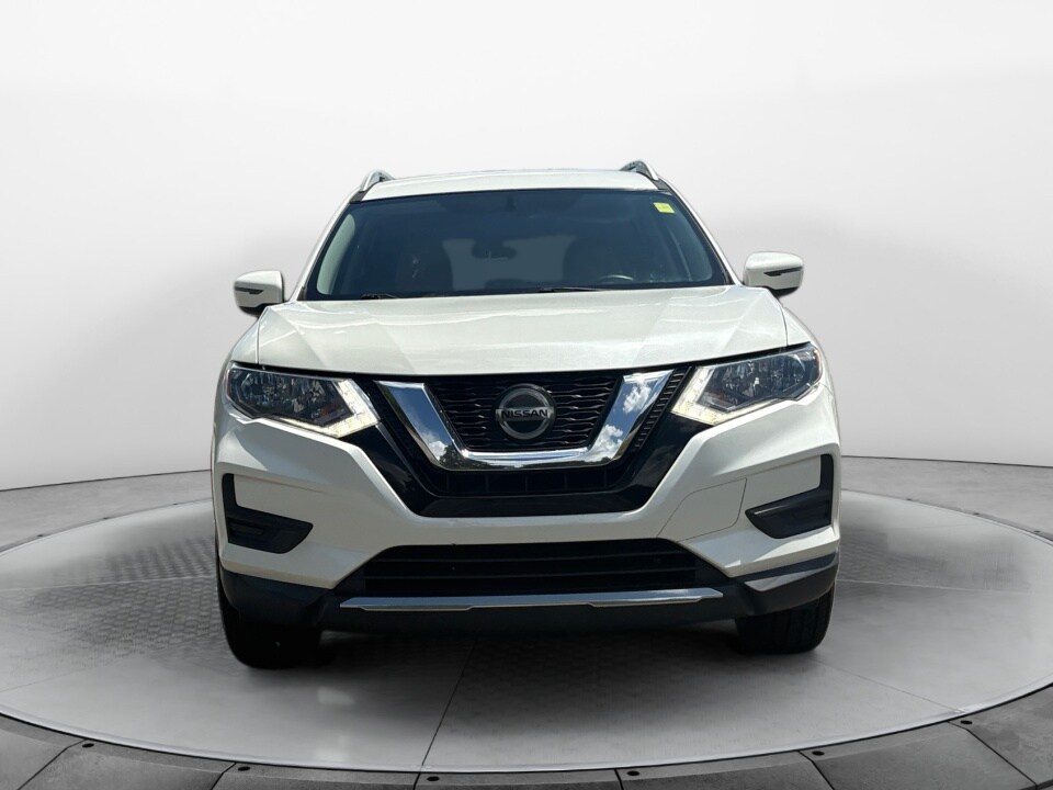 2018 Nissan Rogue SV photo 2