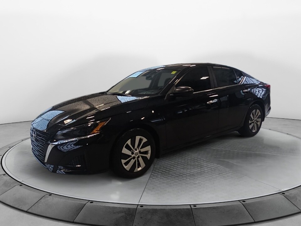 2025 Nissan Altima S photo 3