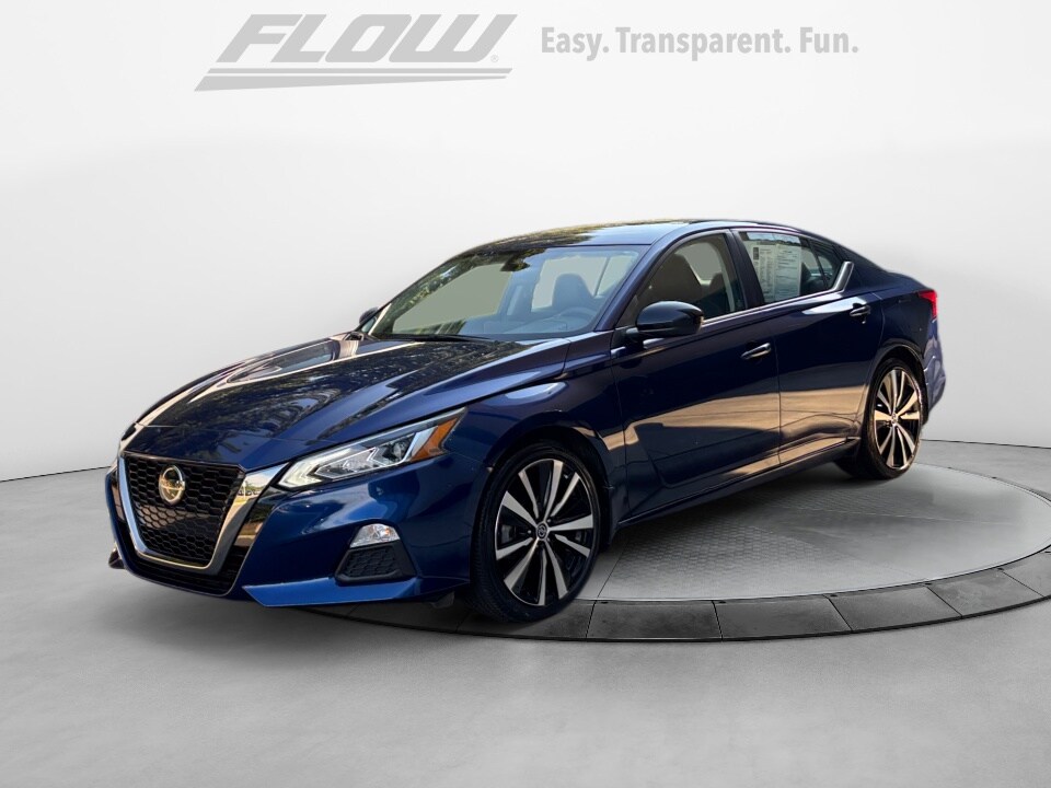 2022 Nissan Altima SR photo 3